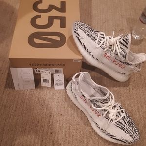 Yeezy 350 Boost zebras